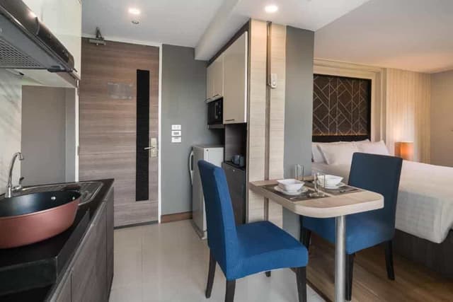 Premier Studio Room
