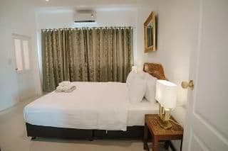 VILLA FIVE BEDROOMS