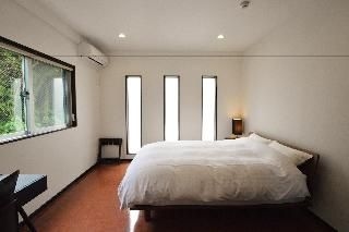 เดอะ ไวท์ รีฟ (The White Reef)3