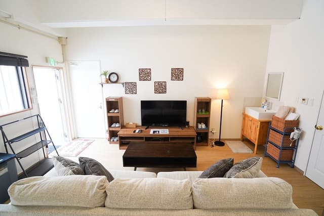 Privately Reserved Floor up to 8 Guests
