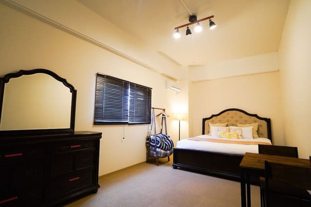 Privately Reserved Floor up to 8 Guests