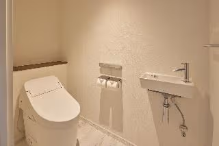 SUITE THREE BEDS