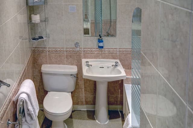 Comfort Room, 2 Twin Beds