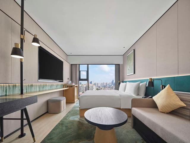 KING DELUXE ROOM HIGH FLOOR