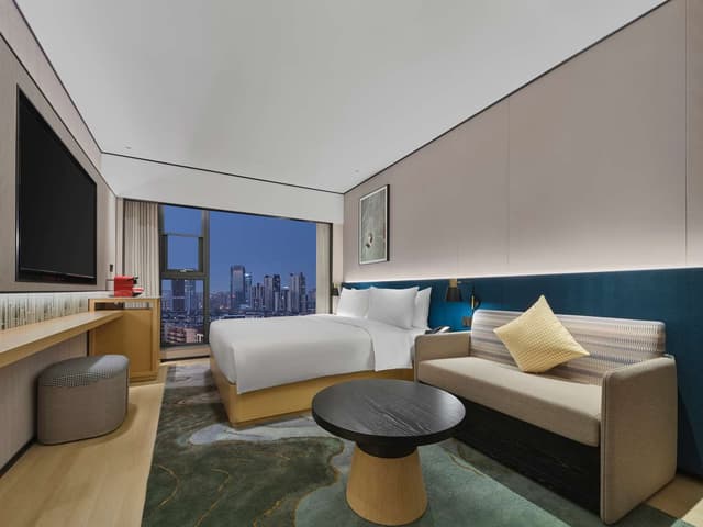 KING DELUXE ROOM HIGH FLOOR