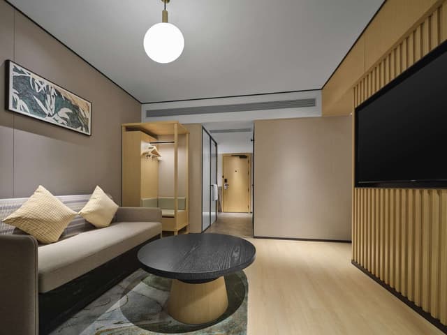 KING PREMIUM ROOM WITH SOFA BED