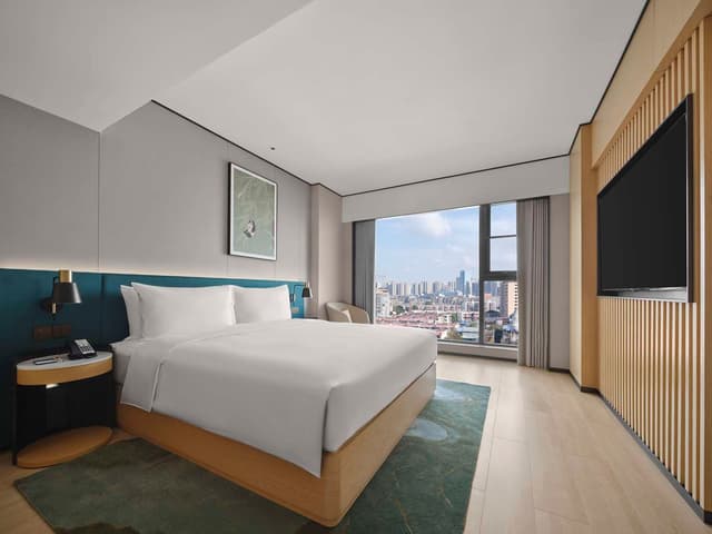 KING PREMIUM ROOM WITH SOFA BED