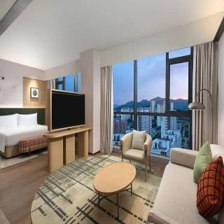 DOUBLE GUEST ROOM KING BED
