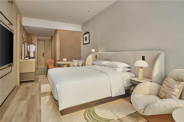 KING GUEST ROOM