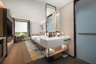 DOUBLE PREMIUM WITH VIEWS
