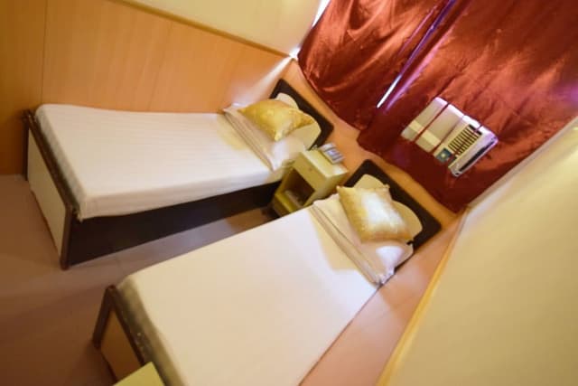 Basic Double Room, 2 Twin Beds, Non Smoking