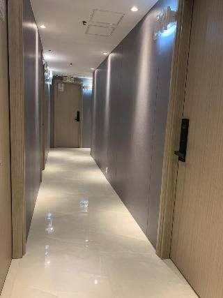 โรงแรมเจ (J Hotel)1