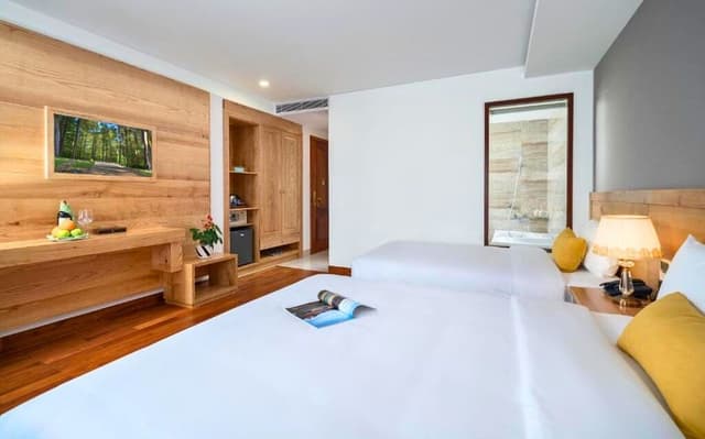Deluxe Family Room