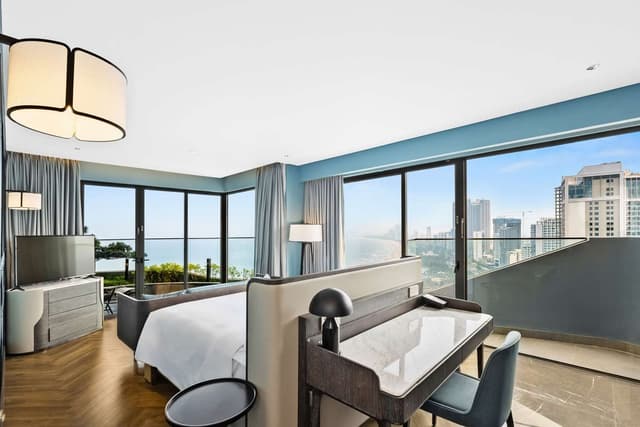 ONE BEDROOM SUITE