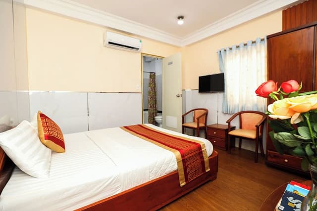 Queen Room, City View