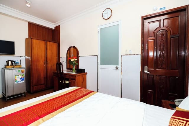 Queen Room, City View