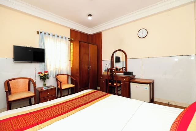 Queen Room, City View