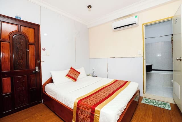 Queen Room, City View