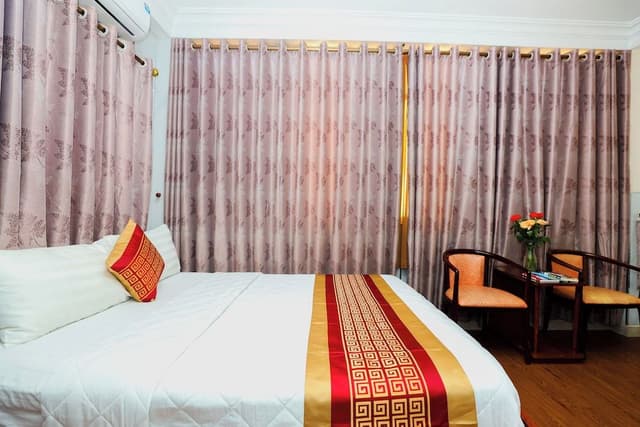 Queen Room, City View