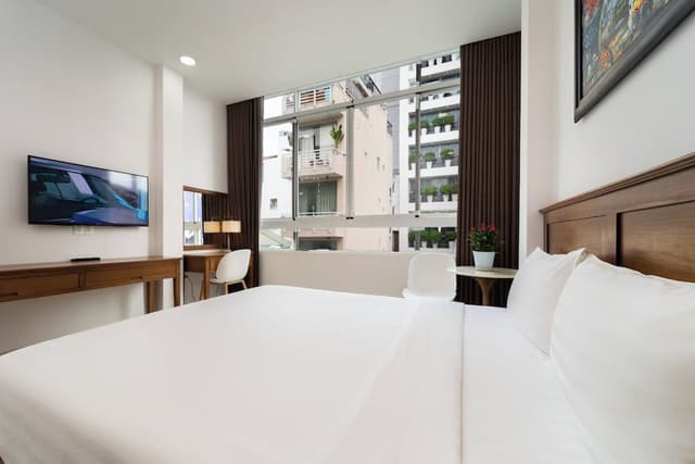 Deluxe Double Room, 1 Queen Bed, City View