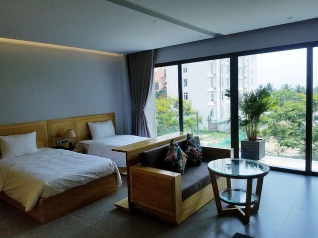 Deluxe Studio, 1 King Bed, Beach View