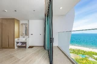 DOUBLE DELUXE PARTIAL OCEAN VIEW