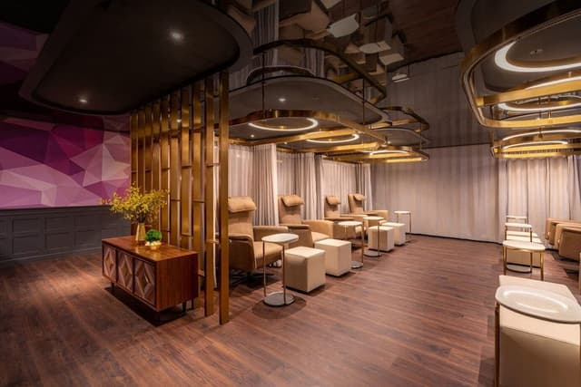 Premium Deluxe King - Nest Lounge