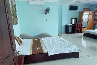 FAMILY ROOM STANDARD