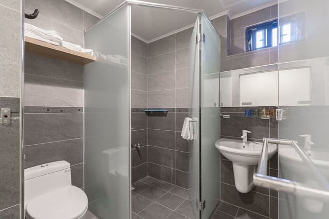 Basic Quadruple Room, 2 Double Beds, Non Smoking (202)