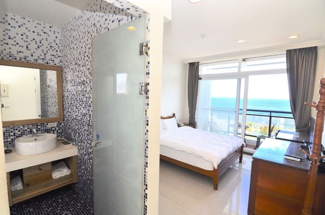 Double Room with Sea View and Balcony