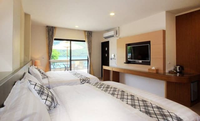 Comfort Quadruple Room, Balcony, Lake View