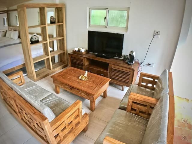 Family Cabin (101)