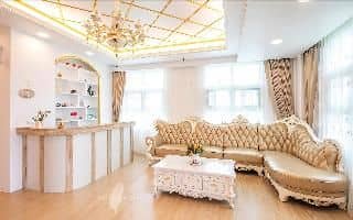 ฮันนีซัคเคิล แฟมิลี่ แคสเซิล ฮันนีซัคเคิล แฟมิลี่ แคสเซิล