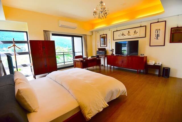 Deluxe Double Room, Non Smoking, Mountain View