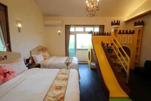 Family Room, Balcony