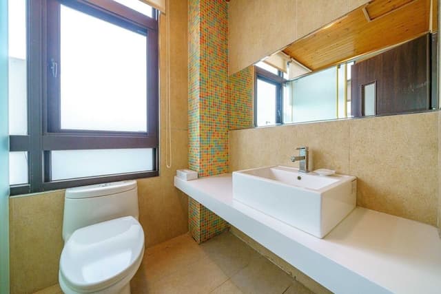 Design House, 4 Bedrooms, Non Smoking