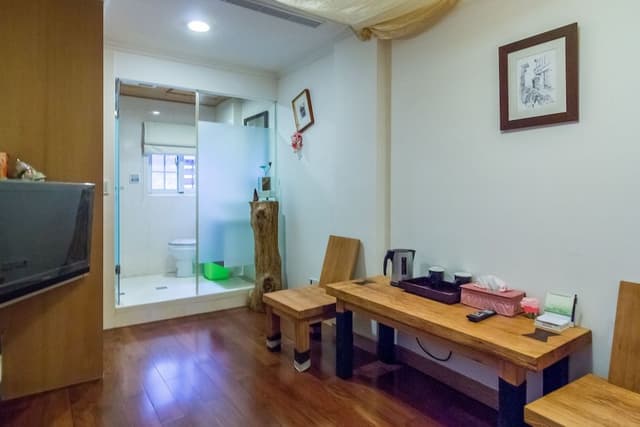 Standard Double Room (202)