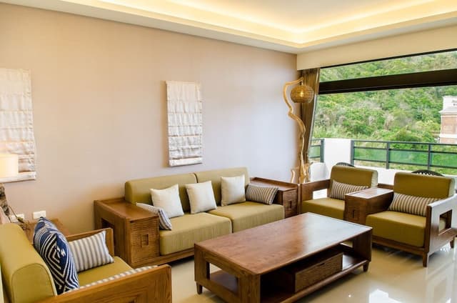 Deluxe Family Room