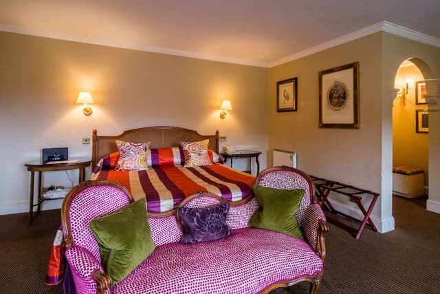 Double or Twin Room (Large)