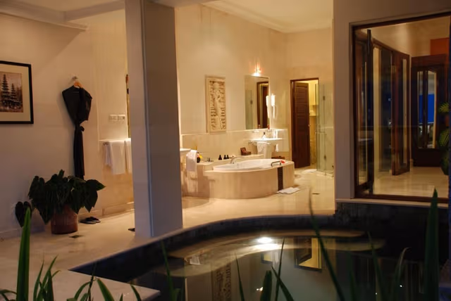 Pool Suite