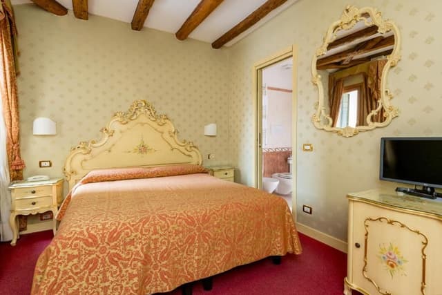 Classic Double Room with Square View