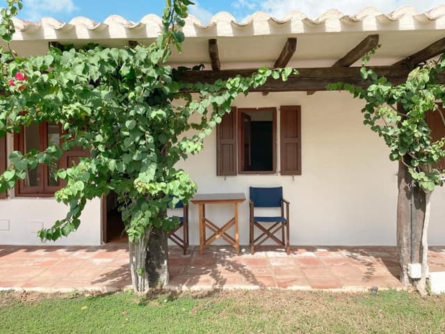 One-Bedroom Apartment (3 Adults)