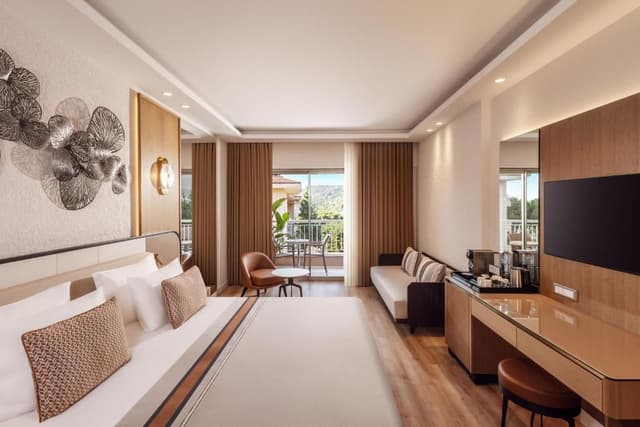 Deluxe Land View Room
