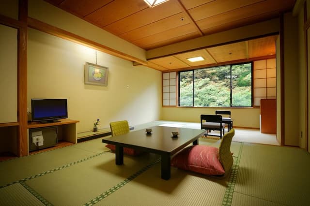 Japanese Style Triple Room, Valley View