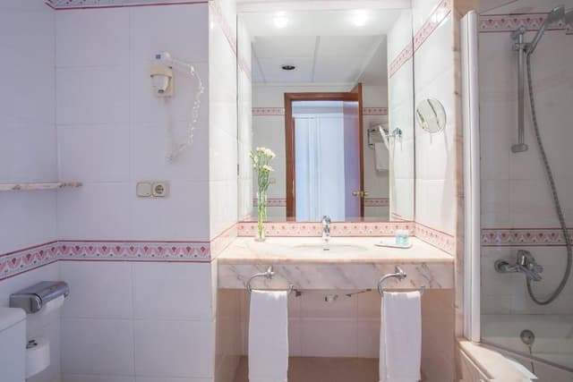 Double Room Pool Side Single Use