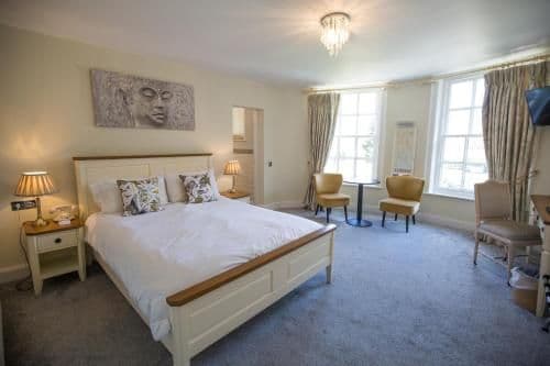 King Suite with Lounge and Country View