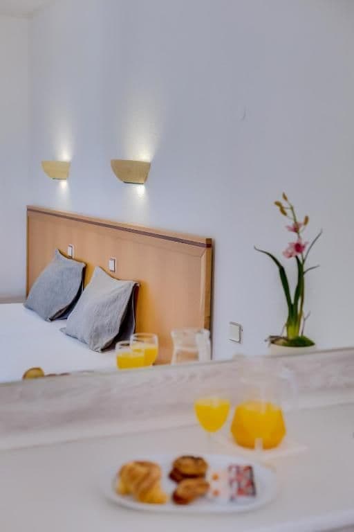 Twin Room with Extra Bed (2 Adults + 1 Child)