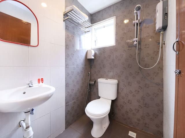 Standard Twin Room