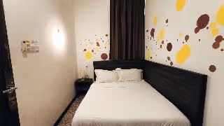 DOUBLE QUEEN SIZE BED
