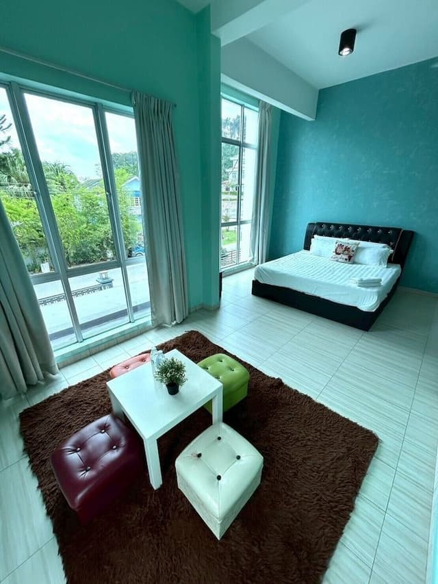 Superior House (14 Rooms - 36 Pax)